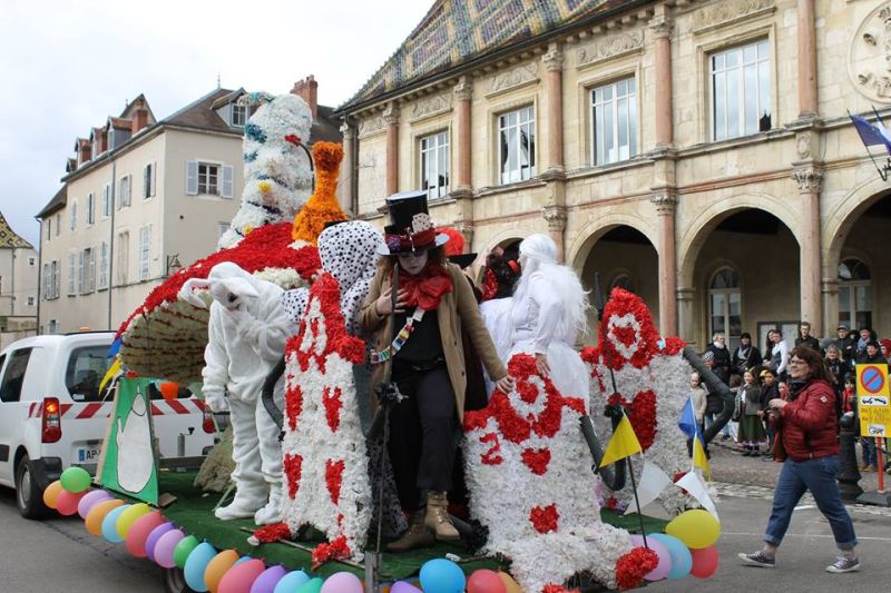 carnaval 2019 char d'Alice au pays des merveilles par Récréa'Gray 2.jpg